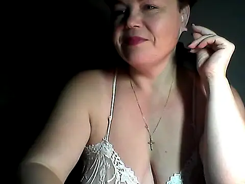 Snapshot of EllaLove2277 chatting on October 18, 2025, 4:47 am EllaLove2277 online show from October 18, 2025, 4:47 am