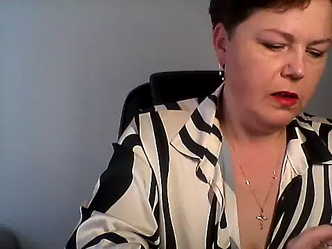 Snapshot of EllaLove2277 chatting on October 21, 2025, 8:14 am EllaLove2277 online show from October 21, 2025, 8:14 am