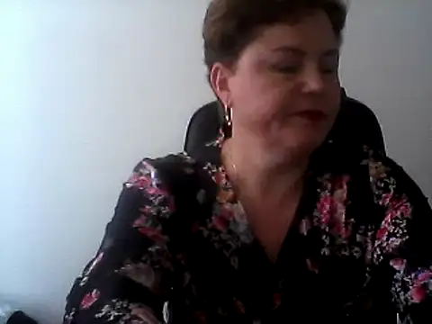 Snapshot of EllaLove2277 chatting on September 19, 2025, 10:08 am EllaLove2277 online show from September 19, 2025, 10:08 am