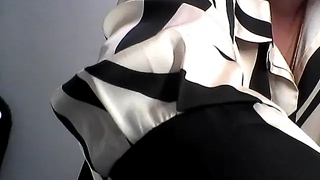 EllaLove2277 online show from December 3, 2025, 5:41 am