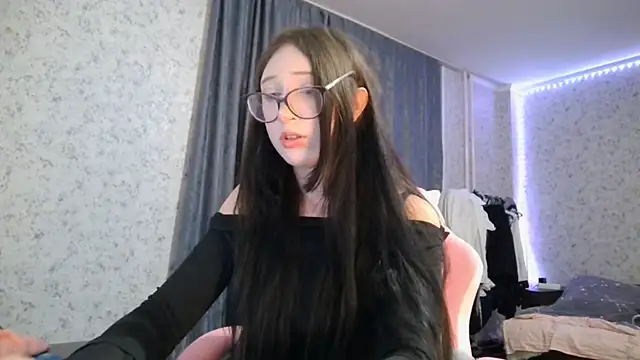 Snapshot of KeicyKlark chatting on September 18, 2025, 6:22 pm KeicyKlark online show from September 18, 2025, 6:22 pm