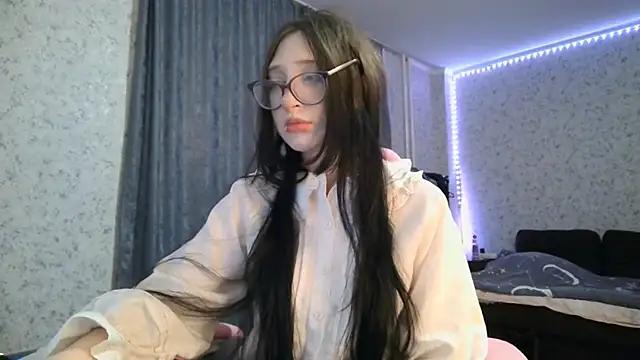 KeicyKlark online show from September 12, 2025, 6:07 pm