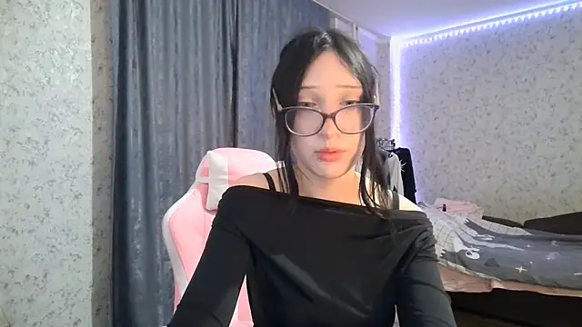 Snapshot of KeicyKlark chatting on October 3, 2025, 6:09 pm KeicyKlark online show from October 3, 2025, 6:09 pm