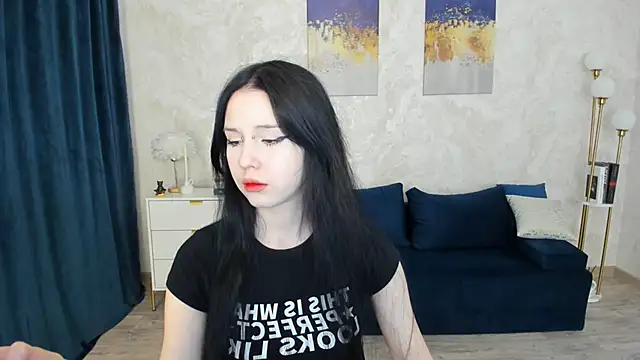 VioletHarme online show from April 10, 2026, 11:28 am