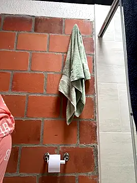 amberbakee online show from November 3, 2025, 3:26 pm