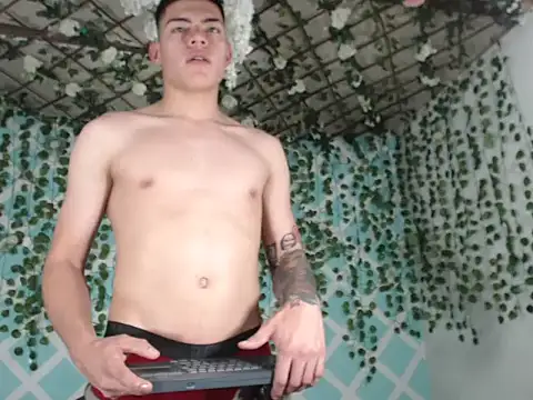 Yacoboyhot02 online show from September 18, 2025, 9:29 pm