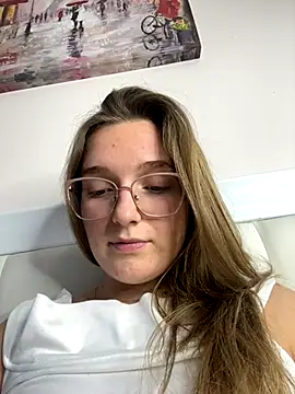 Bellatrisssaa online show from November 12, 2025, 2:10 pm