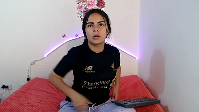 Snapshot of Valeryxs chatting on October 17, 2025, 7:48 pm Valeryxs online show from October 17, 2025, 7:48 pm