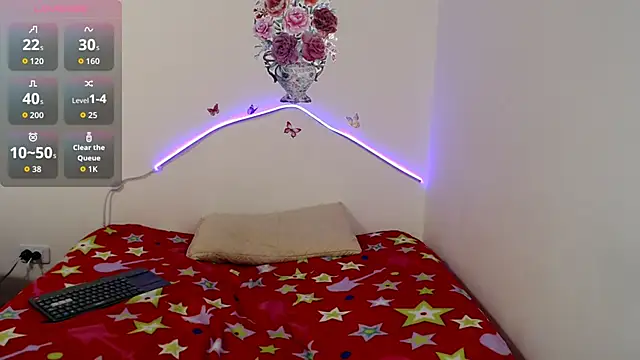 Snapshot of Valeryxs chatting on October 4, 2025, 7:59 pm Valeryxs online show from October 4, 2025, 7:59 pm