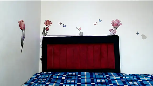 Valeryxs online show from April 11, 2026, 4:32 pm