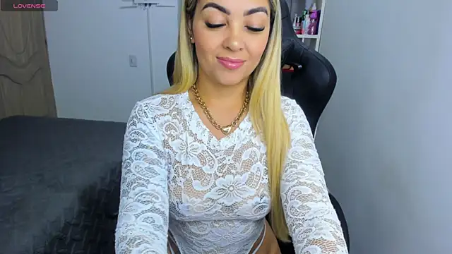 Snapshot of NicolPorto chatting on October 3, 2025, 11:56 am NicolPorto online show from October 3, 2025, 11:56 am