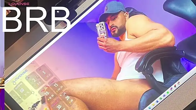 Snapshot of Gael_Meneses chatting on October 13, 2025, 11:45 am Gael Meneses online show from October 13, 2025, 11:45 am