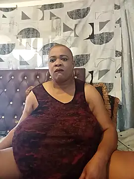 Snapshot of BUSTY_QUEEEN chatting on September 10, 2025, 8:02 am BUSTY QUEEEN online show from September 10, 2025, 8:02 am