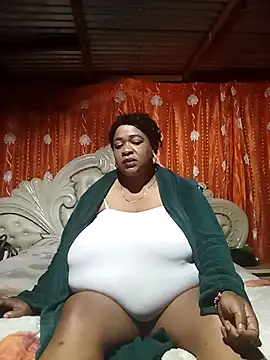 Snapshot of BUSTY_QUEEEN chatting on October 16, 2025, 7:55 pm BUSTY QUEEEN online show from October 16, 2025, 7:55 pm