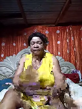 Snapshot of BUSTY_QUEEEN chatting on October 10, 2025, 7:25 pm BUSTY QUEEEN online show from October 10, 2025, 7:25 pm