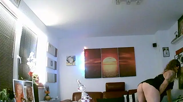 hellgirl1980 online show from November 2, 2025, 11:32 pm