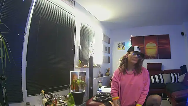 Snapshot of hellgirl1980 chatting on October 22, 2025, 2:11 am hellgirl1980 online show from October 22, 2025, 2:11 am