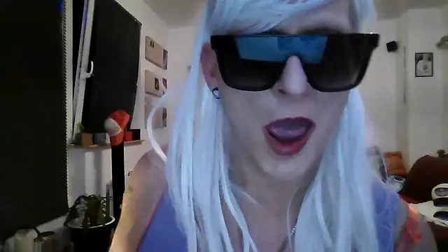 Snapshot of hellgirl1980 chatting on September 27, 2025, 11:55 pm hellgirl1980 online show from September 27, 2025, 11:55 pm