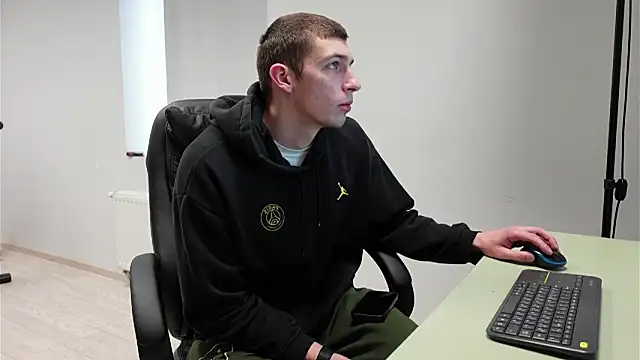 Ryan Dozer online show from April 17, 2026, 5:43 am