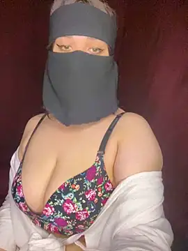 Snapshot of RooVaaN-Xx chatting on October 12, 2025, 10:38 am RooVaaN-Xx online show from October 12, 2025, 10:38 am