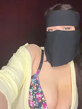 Snapshot of RooVaaN-Xx chatting on October 19, 2025, 3:04 pm RooVaaN-Xx online show from October 19, 2025, 3:04 pm