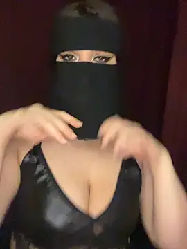 RooVaaN-Xx online show from April 16, 2026, 9:39 pm