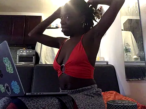 littyleesh1 online show from September 28, 2025, 11:50 am