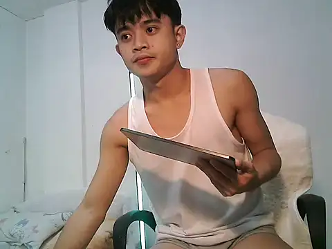 Snapshot of NautyBoyBrazeen_143 chatting on January 19, 2026, 4:00 pm NautyBoyBrazeen 143 online show from January 19, 2026, 4:00 pm