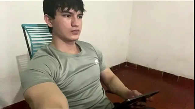 Snapshot of ErickWalton chatting on September 20, 2025, 10:59 pm ErickWalton online show from September 20, 2025, 10:59 pm