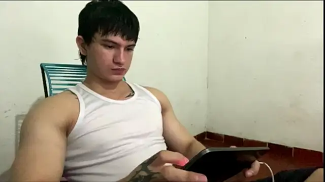 Snapshot of ErickWalton chatting on October 15, 2025, 5:17 am ErickWalton online show from October 15, 2025, 5:17 am