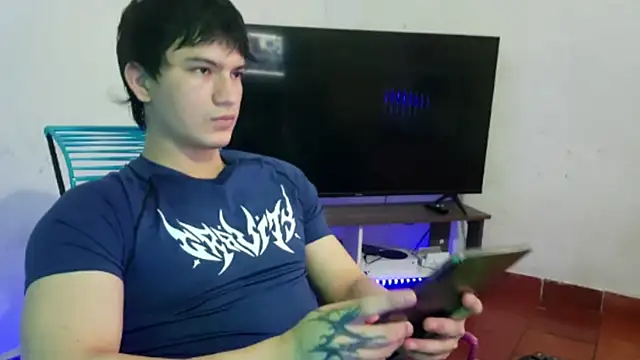 Snapshot of ErickWalton chatting on October 24, 2025, 5:28 am ErickWalton online show from October 24, 2025, 5:28 am