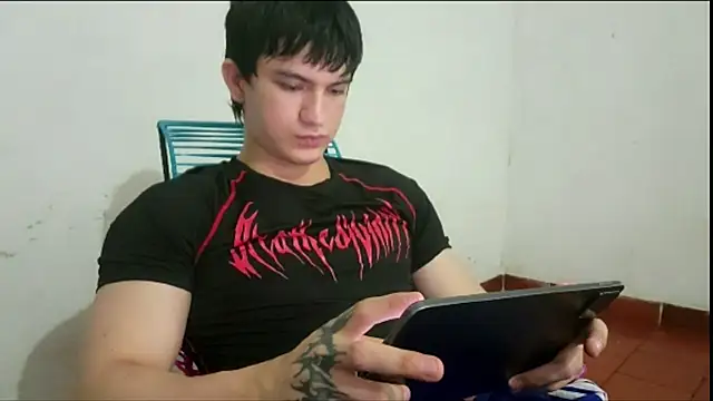 Snapshot of ErickWalton chatting on October 18, 2025, 5:09 am ErickWalton online show from October 18, 2025, 5:09 am