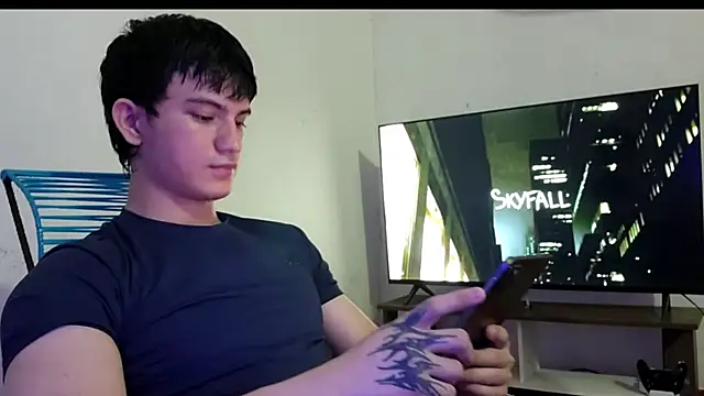 ErickWalton online show from November 30, 2025, 5:19 am