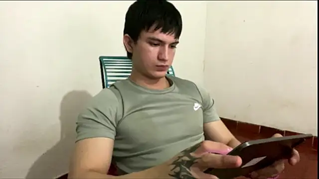 Snapshot of ErickWalton chatting on September 30, 2025, 5:13 am ErickWalton online show from September 30, 2025, 5:13 am