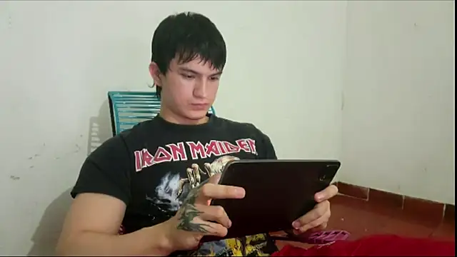 Snapshot of ErickWalton chatting on October 20, 2025, 4:58 am ErickWalton online show from October 20, 2025, 4:58 am