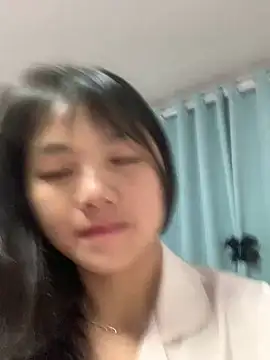 Emlyly-18 online show from October 18, 2025, 8:22 pm