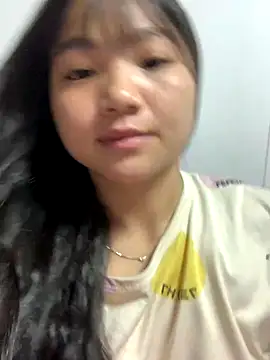 Emlyly-18 online show from September 21, 2025, 5:51 pm