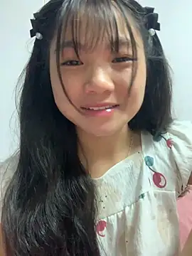 Emlyly-18 online show from September 29, 2025, 12:50 am