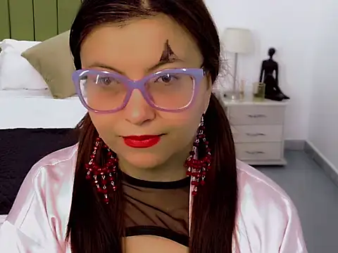 Amber Rouge  online show from October 31, 2025, 12:02 pm