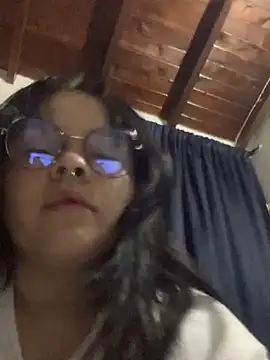 Snapshot of SweetKimi_ chatting on October 4, 2025, 3:30 am SweetKimi  online show from October 4, 2025, 3:30 am