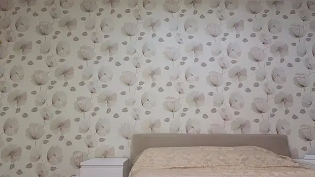 Snapshot of Annabel_theMoon chatting on October 15, 2025, 1:59 am Annabel theMoon online show from October 15, 2025, 1:59 am