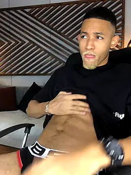 Snapshot of B_Wild chatting on October 17, 2025, 4:16 am B Wild online show from October 17, 2025, 4:16 am