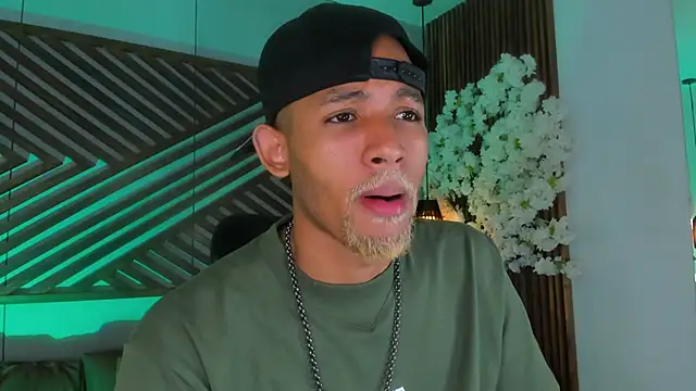 Snapshot of B_Wild chatting on September 20, 2025, 4:06 am B Wild online show from September 20, 2025, 4:06 am