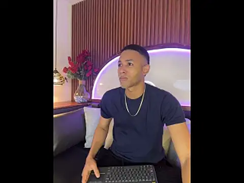 B Wild online show from March 28, 2026, 4:35 am