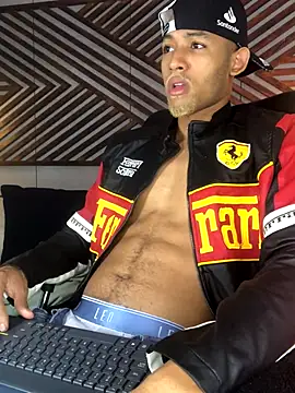 Snapshot of B_Wild chatting on October 23, 2025, 4:11 am B Wild online show from October 23, 2025, 4:11 am