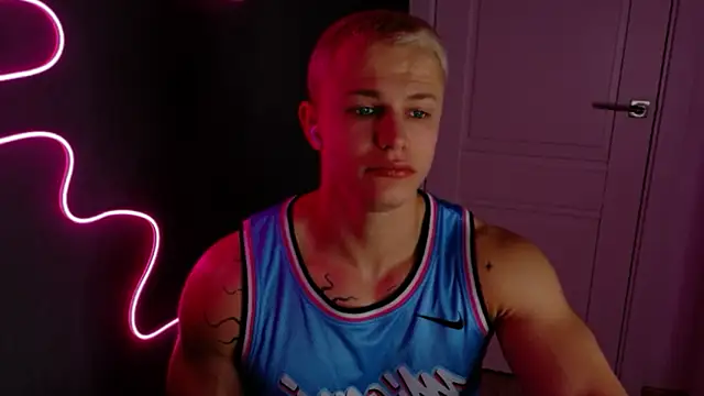 Snapshot of James__Noah chatting on October 21, 2025, 8:41 pm James Noah online show from October 21, 2025, 8:41 pm