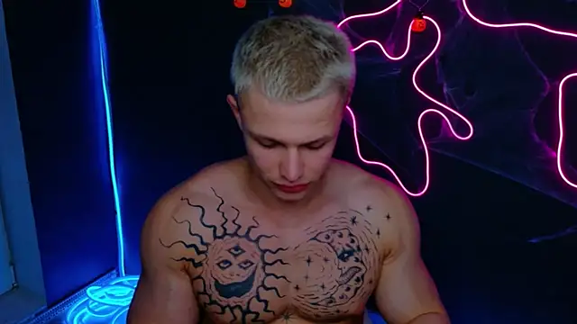 Snapshot of James__Noah chatting on October 31, 2025, 11:11 pm James Noah online show from October 31, 2025, 11:11 pm