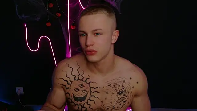 Snapshot of James__Noah chatting on November 6, 2025, 10:14 pm James Noah online show from November 6, 2025, 10:14 pm