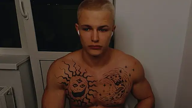 Snapshot of James__Noah chatting on October 6, 2025, 8:53 pm James Noah online show from October 6, 2025, 8:53 pm