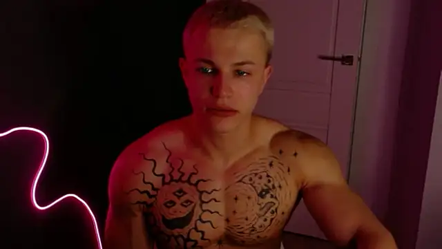 Snapshot of James__Noah chatting on October 25, 2025, 9:59 pm James Noah online show from October 25, 2025, 9:59 pm